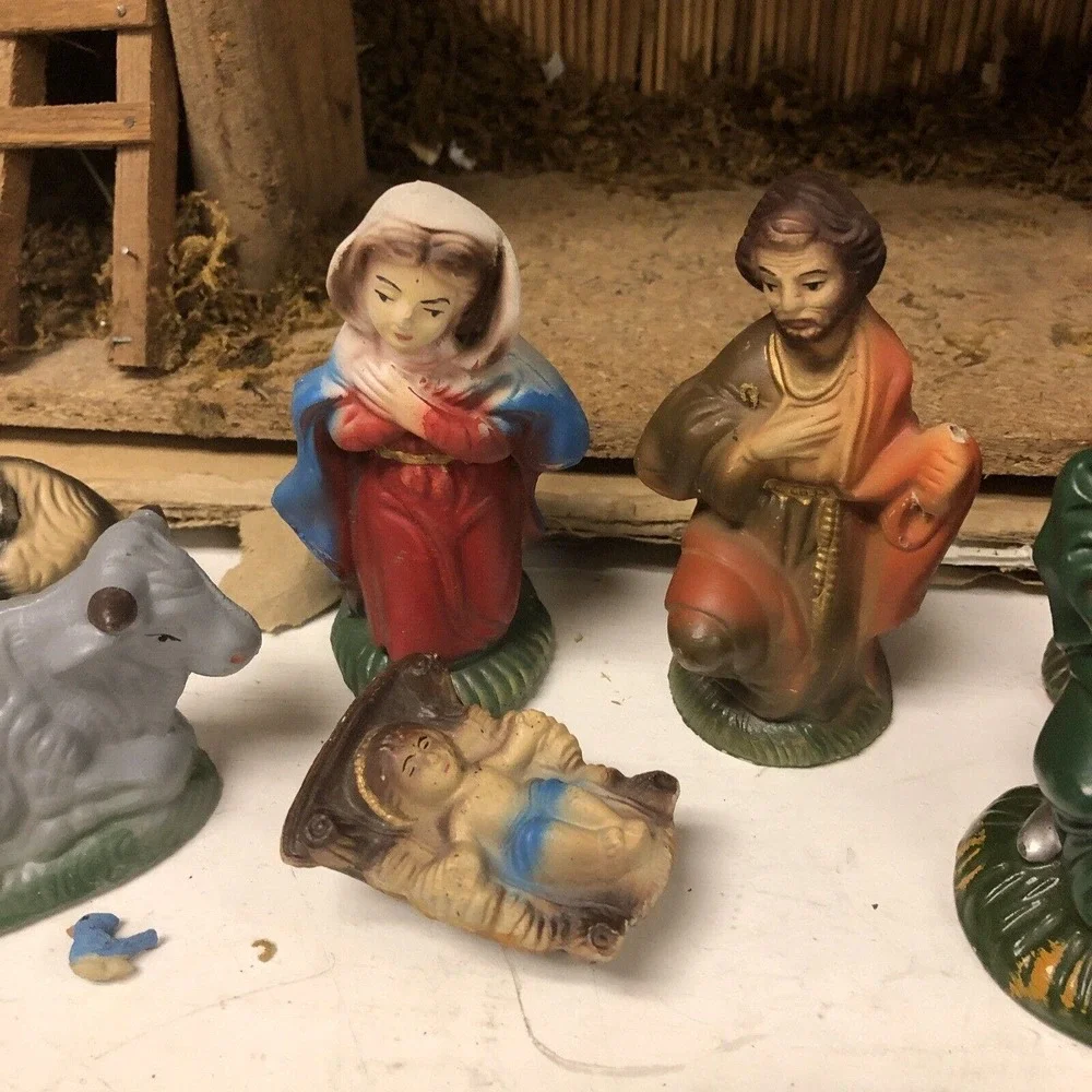 Vintage‎ Kmart 8 Pc. Hand Painted Nativity Set with Stable 10” x 14” Taiwan
